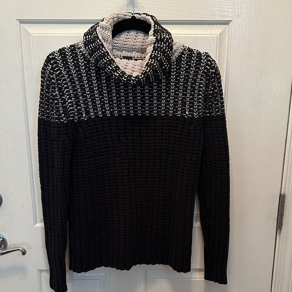 GAP Women's Black and Cream Chunky Cowl Neck Sweater Size M